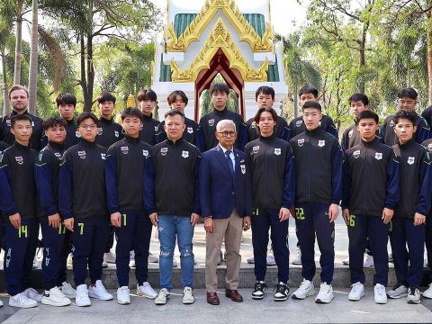 หม่อมหลวง กฤษฎา เกษมสันต์ นายกสมาคมฯ ได้นำนักกีฬา U18 ไปไหว้สักการะและขอพรพระพุทธานุภาพ พิชิตชัย ในการกีฬาแห่งประเทศไทย