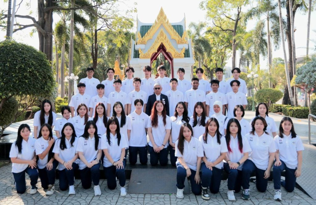 ฮอกกี้น้ำแข็งทีมชาติไทย U18 ชาย–หญิง ทำพิธีไหว้พ่อแก่ เสริมสิริมงคล ก่อนลุยศึกฮ่องกงช่วงปีใหม่